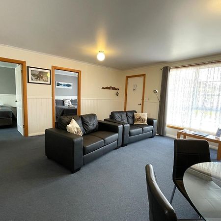 Castaway Holiday Apartments ストラーン エクステリア 写真