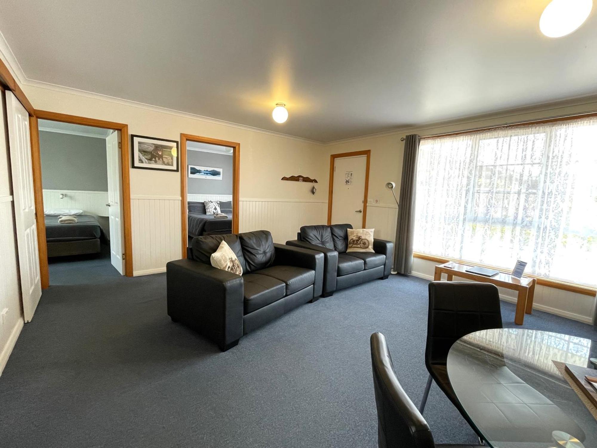 Castaway Holiday Apartments ストラーン エクステリア 写真