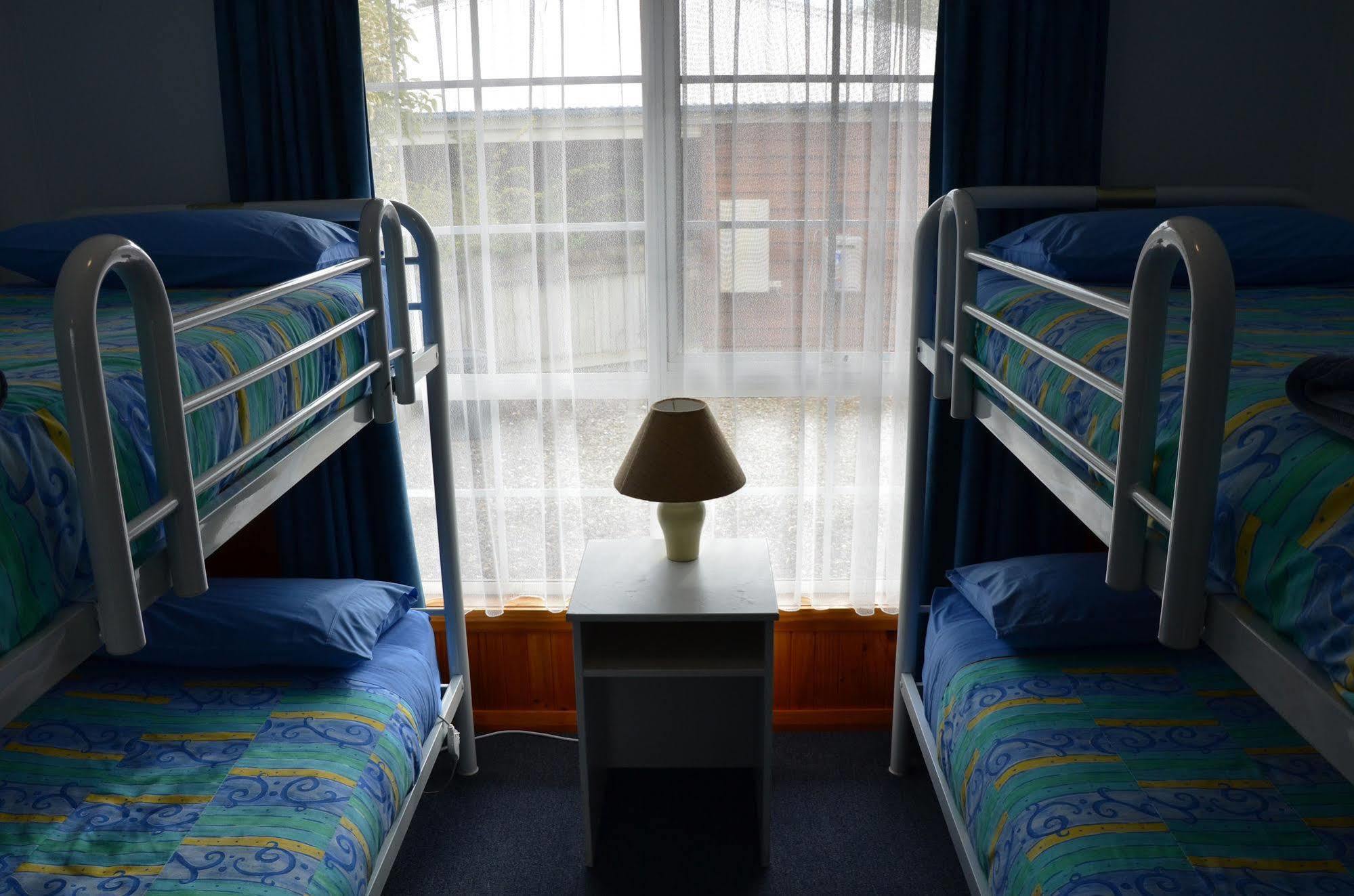Castaway Holiday Apartments ストラーン エクステリア 写真
