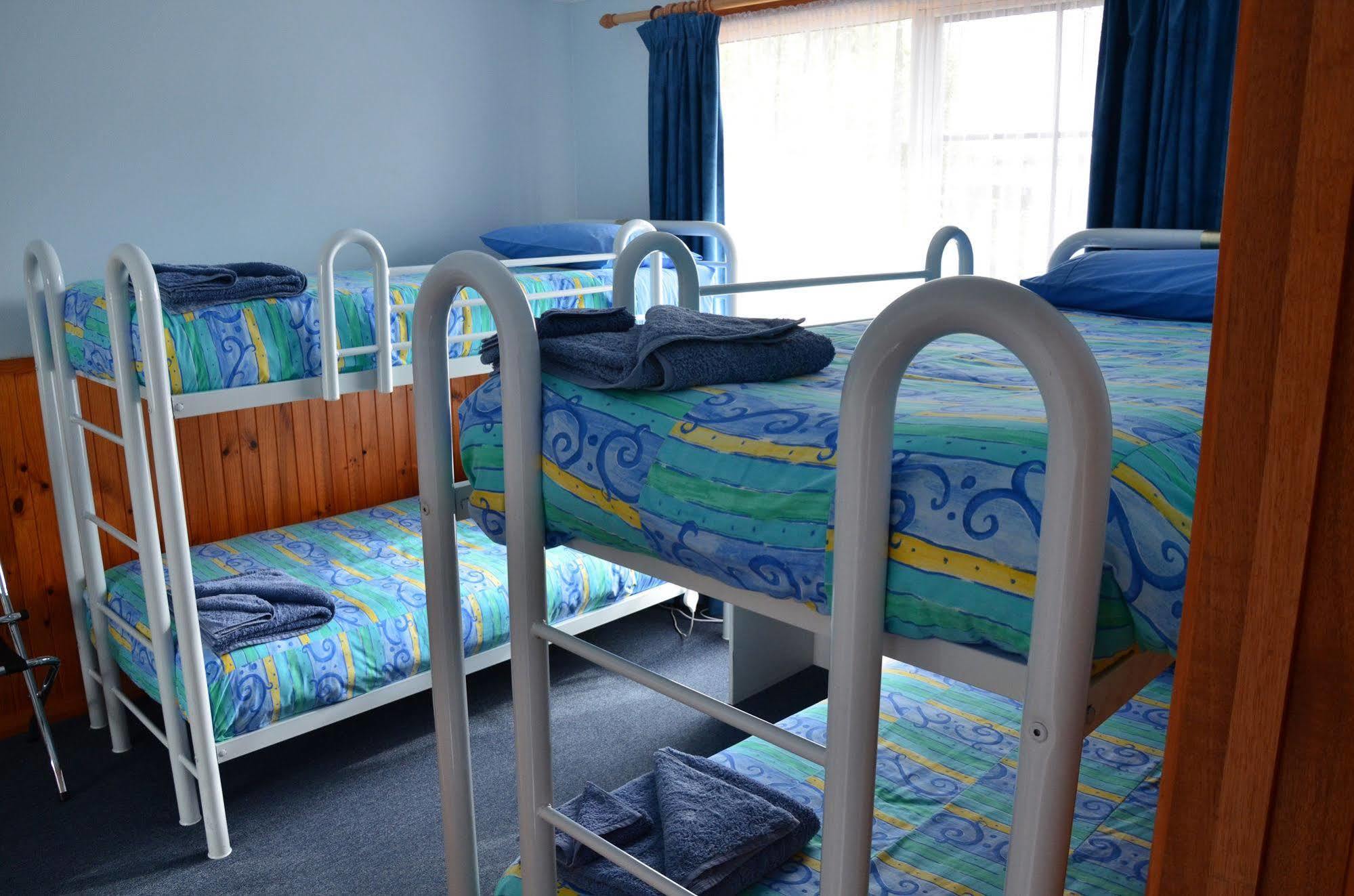 Castaway Holiday Apartments ストラーン エクステリア 写真